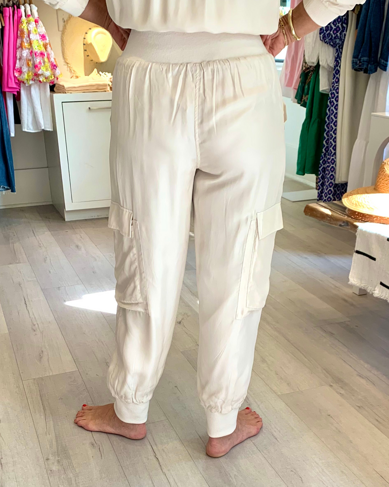 
                  
                    Load image into Gallery viewer, Gigi Pant in Cream
                  
                